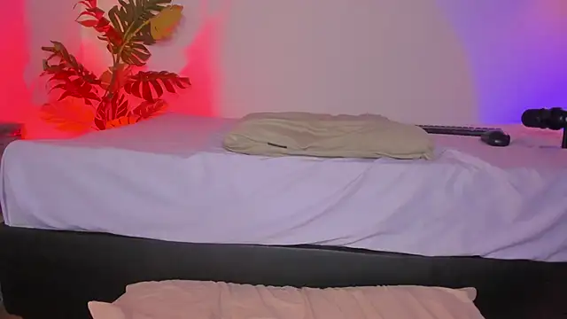 hot booty  online show from December 3, 2025, 11:03 pm