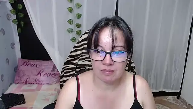 Snapshot of Sonialorens_ chatting on January 28, 2025, 9:19 pm Sonialorens  online show from January 28, 2025, 9:19 pm
