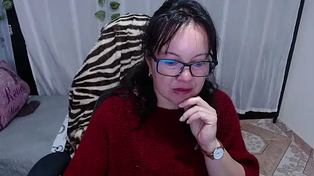 Snapshot of Sonialorens_ chatting on February 5, 2025, 12:06 pm Sonialorens  online show from February 5, 2025, 12:06 pm