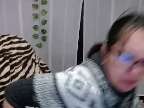 Snapshot of Sonialorens_ chatting on February 8, 2025, 12:28 pm Sonialorens  online show from February 8, 2025, 12:28 pm