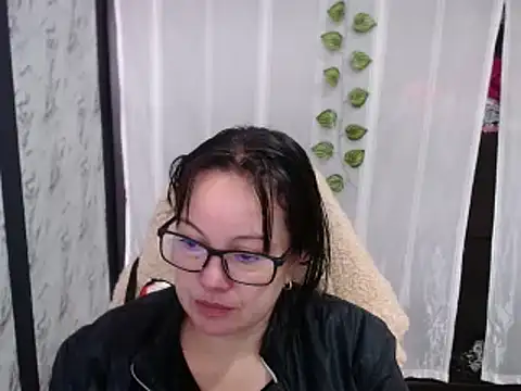 Snapshot of Sonialorens_ chatting on February 25, 2025, 3:49 pm Sonialorens  online show from February 25, 2025, 3:49 pm