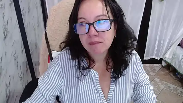 Snapshot of Sonialorens_ chatting on March 17, 2025, 1:29 pm Sonialorens  online show from March 17, 2025, 1:29 pm