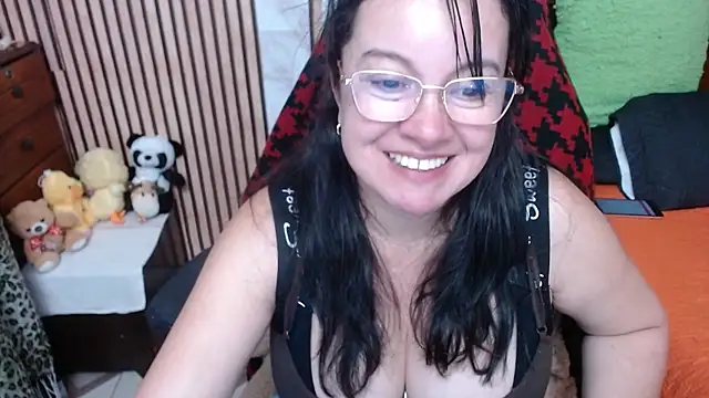 Snapshot of Sonialorens_ chatting on October 4, 2025, 8:40 pm Sonialorens  online show from October 4, 2025, 8:40 pm