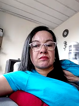Sonialorens  online show from June 25, 2026, 9:08 pm