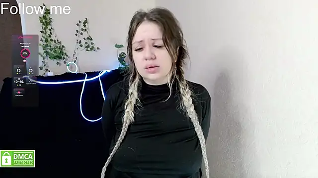 elven dreams  online show from February 26, 2026, 5:50 am