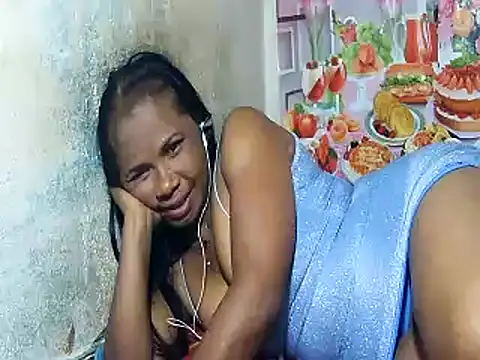 Snapshot of Hyncam chatting on February 25, 2025, 5:25 pm Hyncam online show from February 25, 2025, 5:25 pm