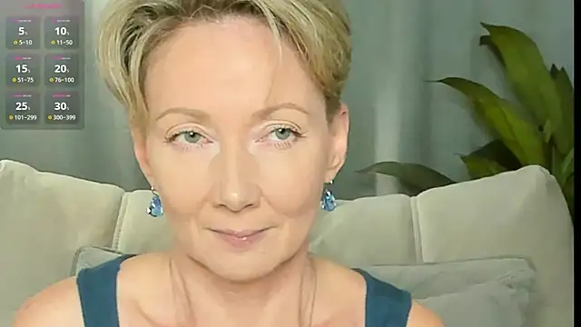 Snapshot of AkexandraFix chatting on July 6, 2026, 1:52 pm AkexandraFix online show from July 6, 2026, 1:52 pm