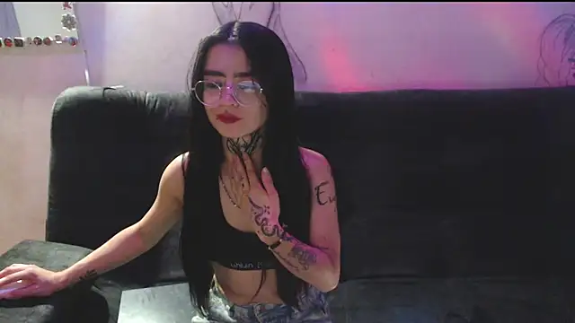 Snapshot of lorena_allison_ chatting on March 19, 2025, 6:12 pm lorena allison online show from March 19, 2025, 6:12 pm