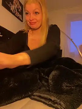 Lisavontease online show from March 29, 2026, 6:08 pm