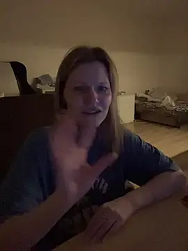 Snapshot of MaryHiggins chatting on March 4, 2026, 6:03 pm MaryHiggins online show from March 4, 2026, 6:03 pm