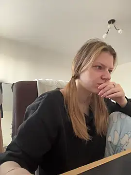 Snapshot of MaryHiggins chatting on March 15, 2026, 5:35 am MaryHiggins online show from March 15, 2026, 5:35 am