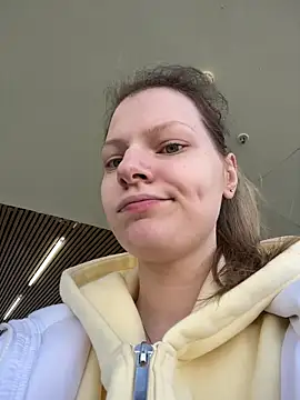 Snapshot of MaryHiggins chatting on March 22, 2026, 9:23 am MaryHiggins online show from March 22, 2026, 9:23 am