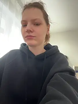 Snapshot of MaryHiggins chatting on April 8, 2026, 7:52 am MaryHiggins online show from April 8, 2026, 7:52 am