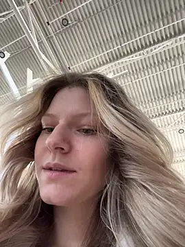 Snapshot of MaryHiggins chatting on April 9, 2026, 10:53 am MaryHiggins online show from April 9, 2026, 10:53 am