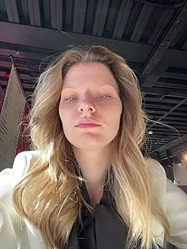 Snapshot of MaryHiggins chatting on April 10, 2026, 11:26 am MaryHiggins online show from April 10, 2026, 11:26 am