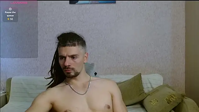 Aestheticguy101 online show from November 26, 2025, 10:16 am