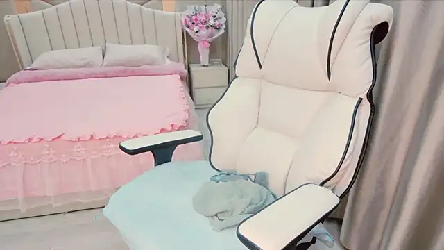 Snapshot of Girl__Funny chatting on January 15, 2025, 2:24 pm Girl  Funny online show from January 15, 2025, 2:24 pm