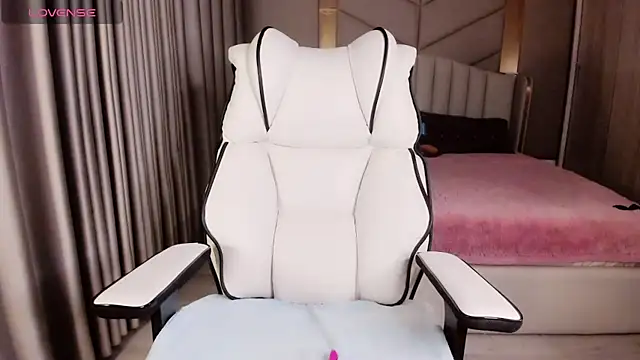 Girl  Funny online show from January 5, 2026, 8:34 pm