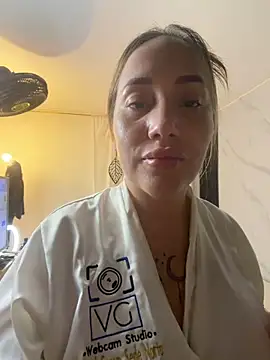 hotpawgmilf online show from June 6, 2026, 3:00 am