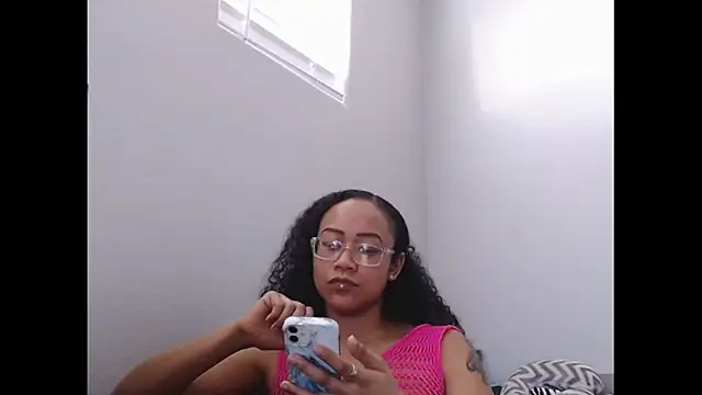 Snapshot of RylHoneyy chatting on February 17, 2026, 8:59 pm RylHoneyy online show from February 17, 2026, 8:59 pm