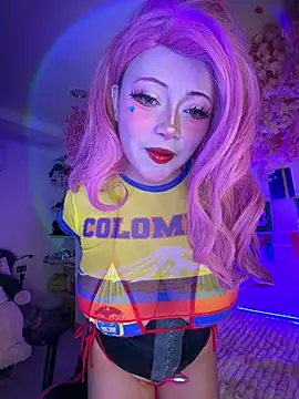 seraphine23 online show from June 24, 2026, 3:27 am