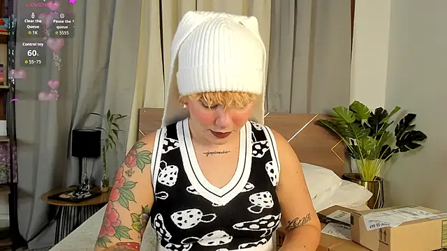 Snapshot of Amy_art chatting on January 9, 2026, 9:16 pm Amy art online show from January 9, 2026, 9:16 pm