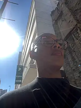 Snapshot of HoneyDripHer chatting on October 8, 2025, 4:04 pm HoneyDripHer online show from October 8, 2025, 4:04 pm