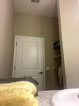 Snapshot of HoneyDripHer chatting on October 14, 2025, 10:32 pm HoneyDripHer online show from October 14, 2025, 10:32 pm