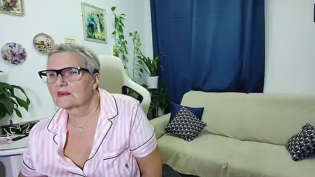 Selenna57 online show from December 5, 2025, 8:16 pm