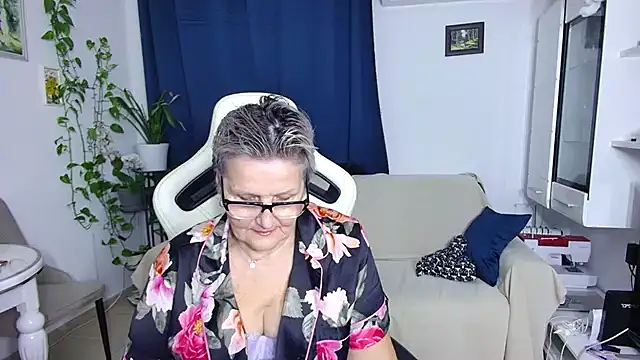 Snapshot of Selenna57 chatting on February 9, 2026, 6:34 pm Selenna57 online show from February 9, 2026, 6:34 pm