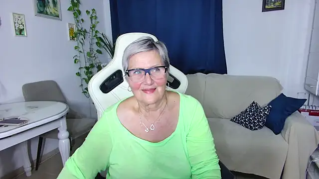 Snapshot of Selenna57 chatting on February 12, 2026, 7:09 pm Selenna57 online show from February 12, 2026, 7:09 pm