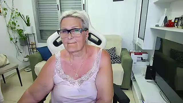 Selenna57 online show from May 17, 2026, 5:20 pm