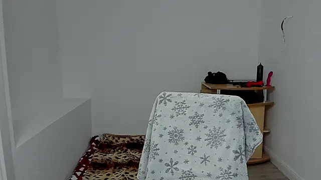 Snapshot of sexxymuscles4u chatting on December 12, 2024, 12:44 pm sexxymuscles4u online show from December 12, 2024, 12:44 pm