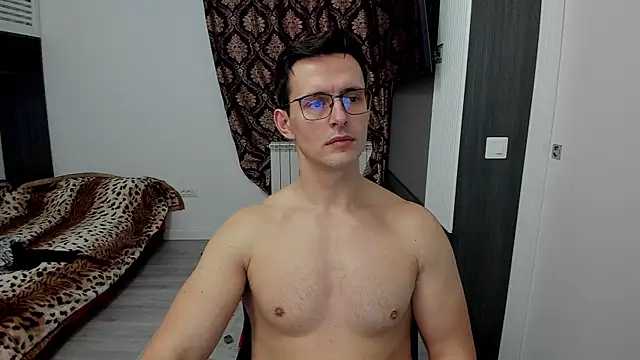 Snapshot of sexxymuscles4u chatting on February 3, 2025, 1:30 pm sexxymuscles4u online show from February 3, 2025, 1:30 pm