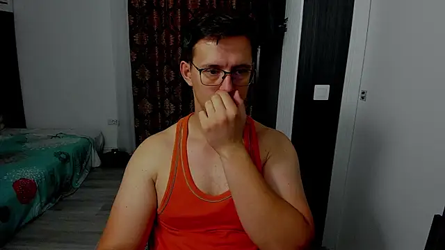 Snapshot of sexxymuscles4u chatting on September 13, 2025, 9:53 am sexxymuscles4u online show from September 13, 2025, 9:53 am