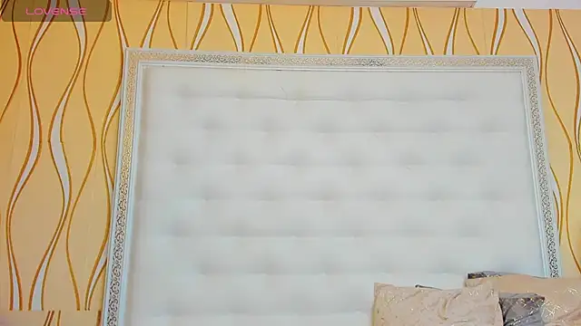 karissia online show from March 4, 2025, 6:15 am