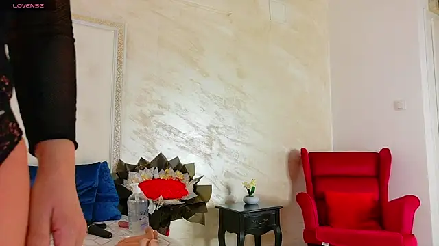 karissia online show from March 30, 2026, 4:02 am