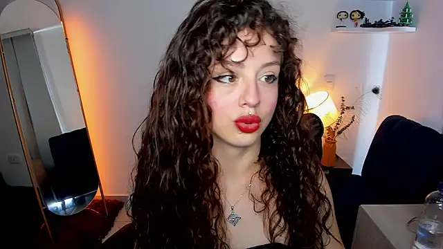 Cassandra Caiin online show from March 30, 2026, 7:15 pm