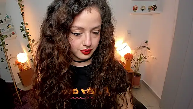 Cassandra Caiin online show from July 5, 2026, 4:52 am