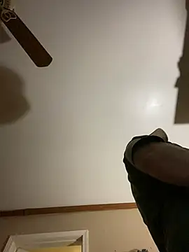 Snapshot of smokeymt420 chatting on March 14, 2025, 6:10 am smokeymt420 online show from March 14, 2025, 6:10 am