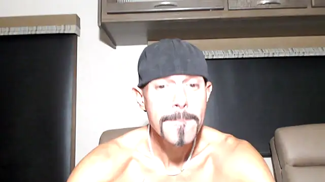 Snapshot of ThickD2C chatting on February 6, 2026, 2:49 am ThickD2C online show from February 6, 2026, 2:49 am