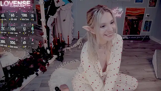 Careful i bite online show from November 14, 2025, 5:39 am