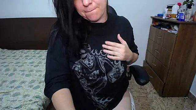 Snapshot of alexa_milsf chatting on October 7, 2025, 1:36 am alexa milsf online show from October 7, 2025, 1:36 am