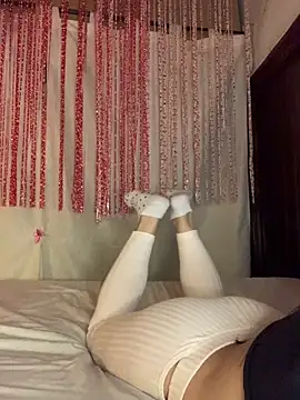 Estefani 32 online show from March 29, 2026, 3:12 pm