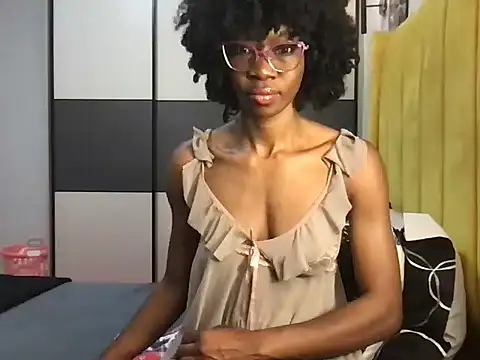 Snapshot of choco_petite chatting on March 2, 2025, 3:56 am choco petite online show from March 2, 2025, 3:56 am