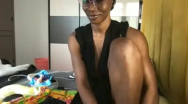 Snapshot of choco_petite chatting on March 17, 2025, 4:19 am choco petite online show from March 17, 2025, 4:19 am