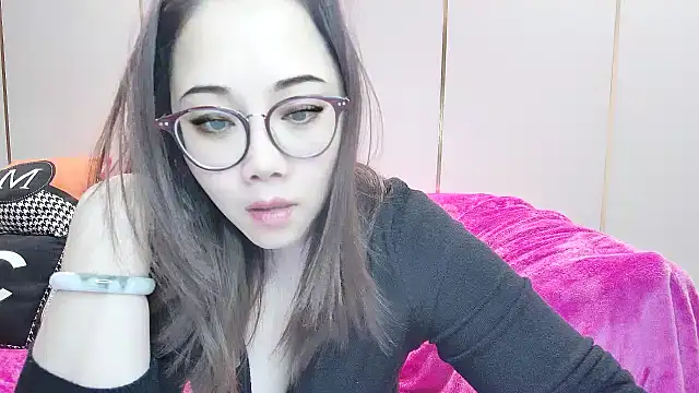 Snapshot of Giuliam chatting on February 10, 2025, 12:30 am Giuliam online show from February 10, 2025, 12:30 am