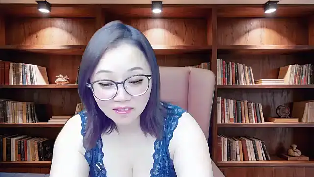 Snapshot of Giuliam chatting on July 18, 2026, 2:21 pm Giuliam online show from July 18, 2026, 2:21 pm