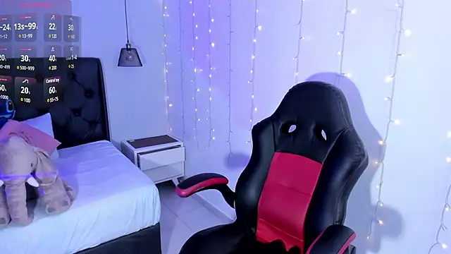 AMELIELEONE online show from February 4, 2025, 11:38 am