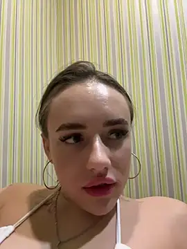 Snapshot of Lisaaan chatting on December 21, 2024, 9:36 pm Lisaaan online show from December 21, 2024, 9:36 pm